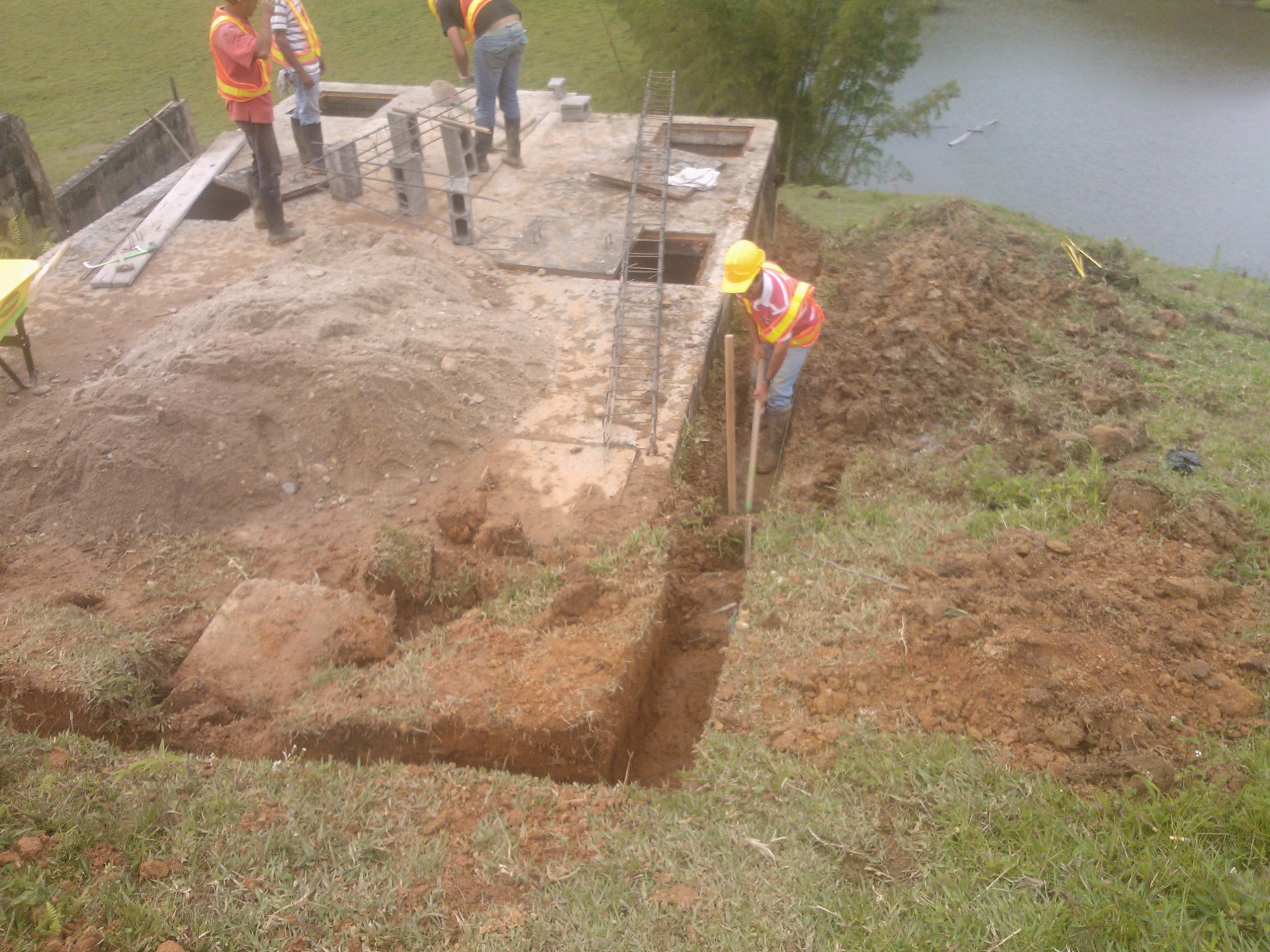 AVANZAN OBRAS EN COLECTOR DE AGUAS RESIDUALES